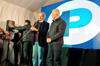 Solá aseguró que 1País “sigue competitivo” para octubre pero que deberán realizar “cambios”