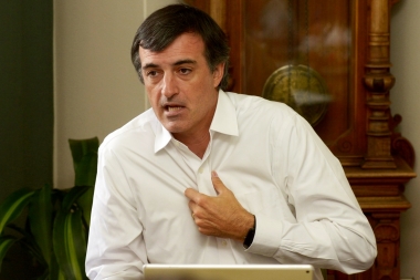 Esteban Bullrich reconoció que puede perder la elección con Cristina “por unos puntos abajo”
