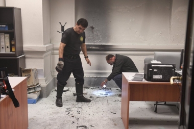 Atacaron anexo del Senado bonaerense, la Legislatura y un Banco