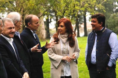 Cristina alista un acto en La Plata: festejo de triunfo en las PASO y peronización de la campaña