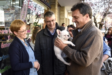 Massa visitó San Andrés de Giles y dijo que su desafío es "el de generar trabajo"