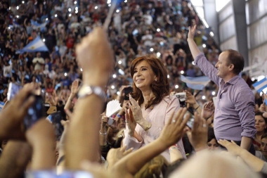 Cristina sigue recorriendo el Conurbano: visitó Lomas y criticó las políticas sociales del Gobierno