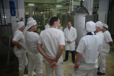 Durante una recorrida por El Jagüel, Gray manifestó su preocupación por los despedidos de Adidas