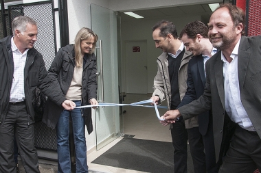 Scarsi junto a intendente Tagliaferro visitaron nuevo vacunatorio central de Morón