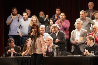 Cristina apuntó contra Vidal por la toma de deuda y la calificó como la “sultana de la Provincia"