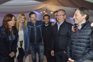 Cristina reunió a sus intendentes del Conurbano para definir estrategias y afinar la campaña