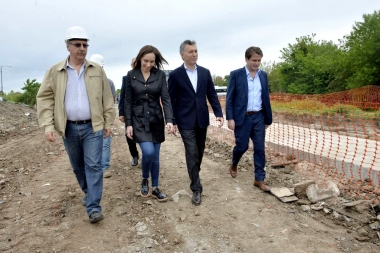 De recorrida por San Fernando, Macri y Vidal supervisaron obras en cuenca del Río Reconquista