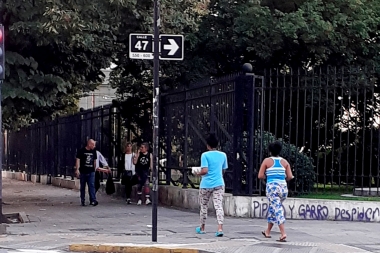 En La Plata la gente desafió la cuarentena: falta de controles policiales y municipales