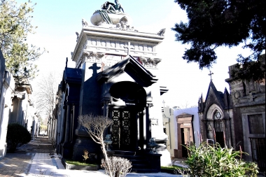 Desde hoy, reabren el Cementerio Municipal de La Plata: habrá un estricto protocolo sanitario