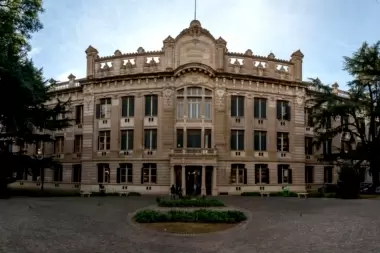 Alberto Fernández dio una clase virtual de derecho político en el Colegio Nacional