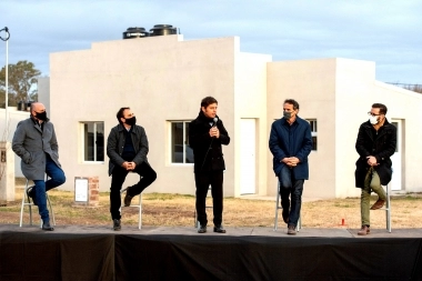 Tras visitar Lincoln, Kicillof y Katopodis entregaron viviendas en General Pinto