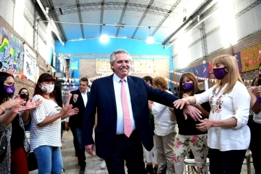 Frente a mujeres industriales, Alberto Fernández llamó a "no volver atrás"