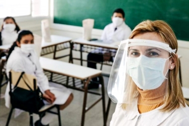 Tras un año sin presencialidad en las escuelas, regresaron los chicos a las aulas en CABA