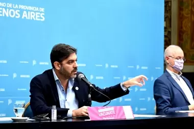 Bianco cruzó a la oposición y tildó de “actitudes trasnochadas” los amparos judiciales por las clases