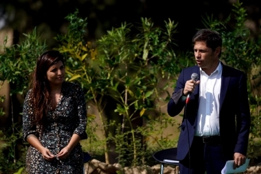 Cumbre en La Plata: Máximo, Kicillof e Insaurralde junto a Vilar en un acto de Ambiente