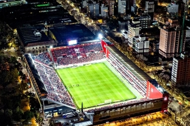 Prueba piloto: llevarán a los hinchas de Estudiantes hasta UNO para reducir el tránsito