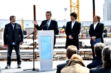 Massa destacó a la obra pública y privada como motor para “generar valor y desarrollo”