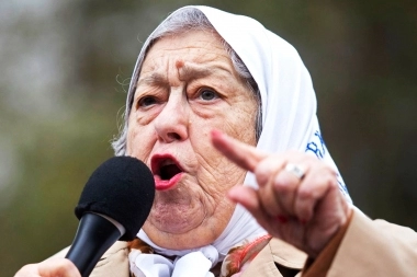 Internaron a Hebe de Bonafini en una clínica de La Plata