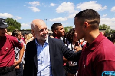 Larreta, con cadetes de la Policía porteña: "Sueño con un país en el que todos vivamos seguros"