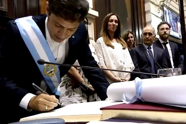 “Se la llevaron toda”, "denuncía ante la Justicia": duro cruce público entre Vidal y Kicillof