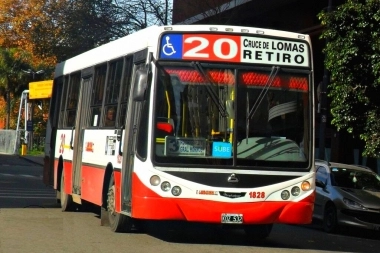 Un chofer de colectivos se descompensó y provocó un grave accidente