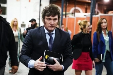 Ante el cierre de listas, éstos son los precandidatos de Milei en la Provincia y el Congreso