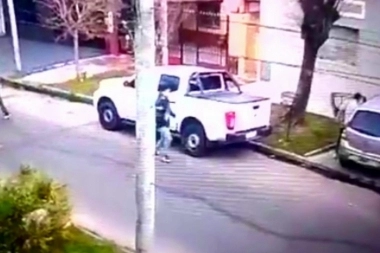 Robo de auto en Avellaneda: una mujer recibió una brutal paliza en el piso y delante de su pequeña hija