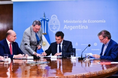 Massa presentó el programa "Impulso Tambero 2" para financiar a productores lecheros