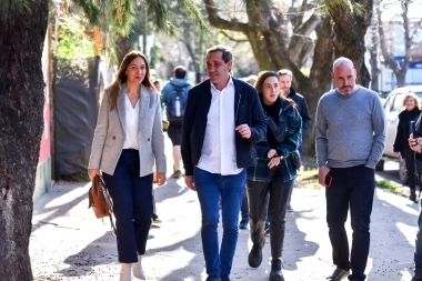 Vidal escoltó a Garro en su recorrida por La Plata: “Me sigue importando lo que pasa en esta ciudad”