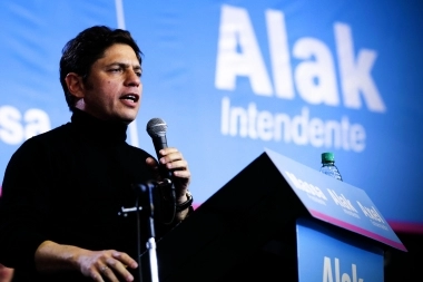 Kicillof remarcó las figuras de Alak y Saintout en la capital bonaerense: “Vamos a recuperar La Plata”