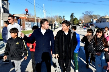 Kicillof en Pilar: mensaje “de ánimo” para los bonaerenses y choque con la oposición