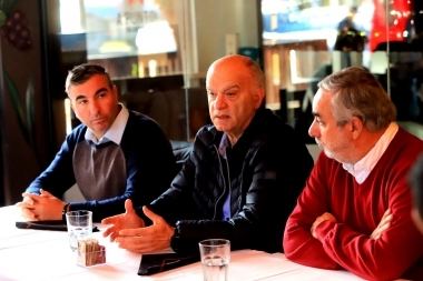 Grindetti criticó la gestión de Kicillof y aseguró que su gobierno será de los “intendentes”