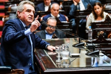 Rossi justificó la demora con el FMI y aseguró que la economía nacional “mejorará en meses”