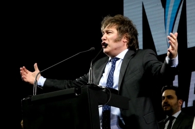 Milei cerró su campaña en un Movistar Arena colmado: críticas a Larreta y un guiño a Macri