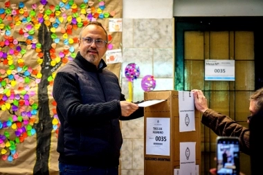 Así votó Valenzuela en Tres de Febrero: “Ojalá que haya mucha participación”