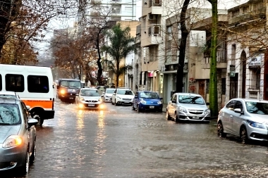 Fotos y videos: calles inundadas, más de 130 milímetros de agua y tormentas en La Plata