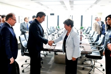 El directorio del FMI aprobó un desembolso de 7.500 millones de dólares para Argentina