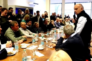 Cumbre de la UCR bonaerense para reimpulsar las candidaturas de Bullrich y Grindetti