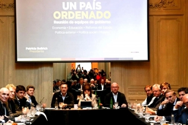 Ante encuestas adversas, Bullrich presentó a su eventual equipo de gabinete