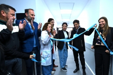 Kicillof y Mayra Mendoza inauguraron una sala clínica: “La inversión no se recupera con vouchers”