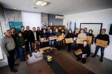 Tablets y notebooks: Provincia entregó equipo tecnológico a puertos bonaerenses