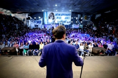 Kicillof apuntó a las propuestas de salud de Milei y lanzó un palo para la gestión de Larreta en CABA