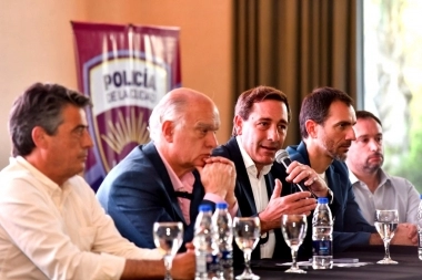 Garro y Grindetti avanzan en la creación de la Policía de la Ciudad en La Plata: cómo funcionará