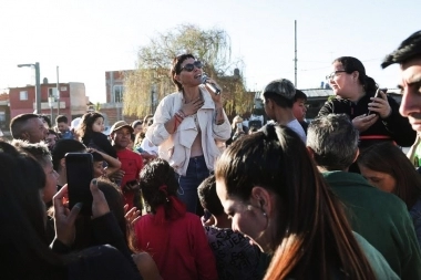 Mayra Mendoza supervisó obras en el Barrio Kolynos: “Tenemos mucho por hacer”