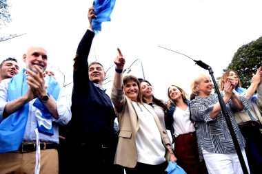 Apoyo mutuo: Bullrich, Jorge Macri y Larreta en un acto masivo en el barrio porteño de Belgrano