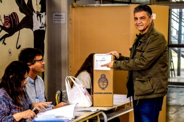 Votó Jorge Macri: pidió más participación que en las PASO y no entrar a balotaje