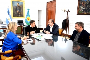En La Plata, Kicillof recibió al intendente electo de Bahía Blanca para fortificar su “transformación”