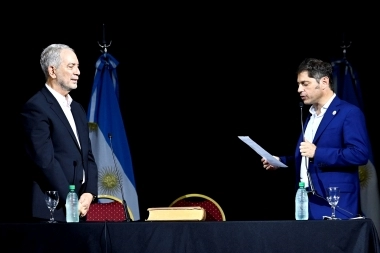 Kicillof le tomó juramento a Alak y afirmó que convertirá a La Plata en un “faro” para la Provincia