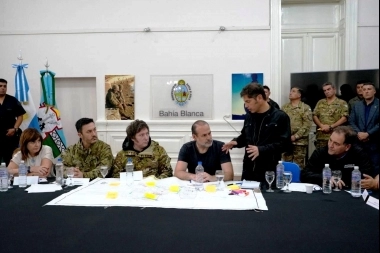 Temporal en Bahía Blanca: qué dejó el encuentro cara a cara entre Milei y Kicillof