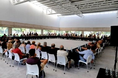 San Martín también estrenó su “Mesa de Resistencia” con Moreira a la cabeza